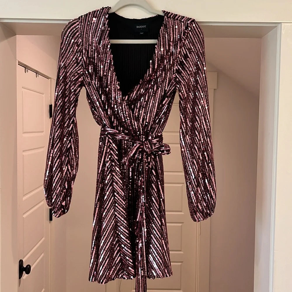 BARDOT Stripe Sequin Bellissa Dress in Multi Pink S NWOT Holiday Cocktail Semi - Picture 3 of 8
